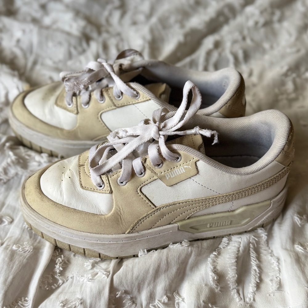 Puma Urban Outfitters Sneakers Everyday White and Tan Women’s Size 6